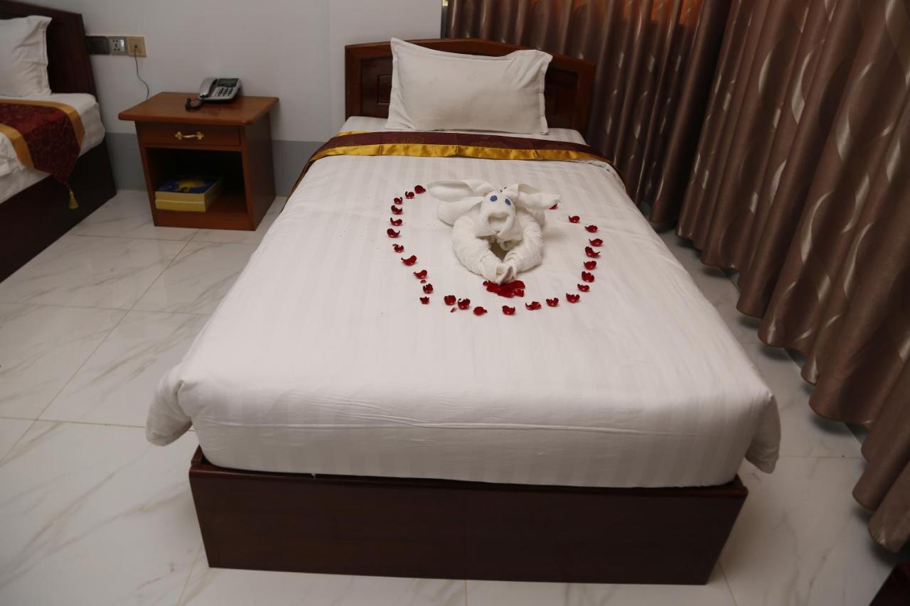 Mandalar May One Hotel Mandalay Exterior photo